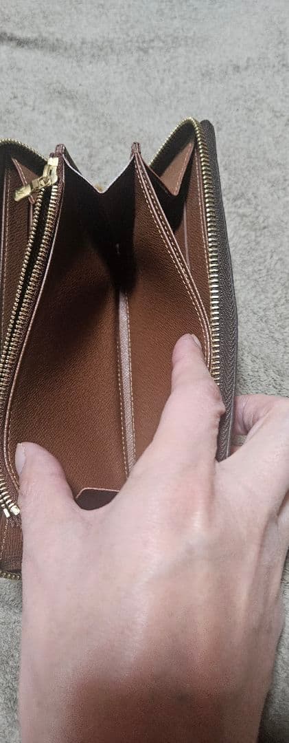 ルイヴィトンモノグラムジッピーウォレット