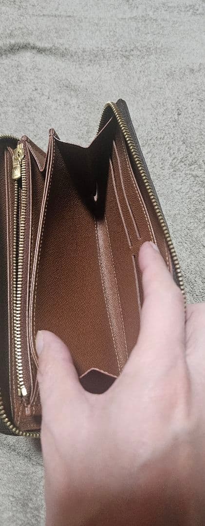 ルイヴィトンモノグラムジッピーウォレット