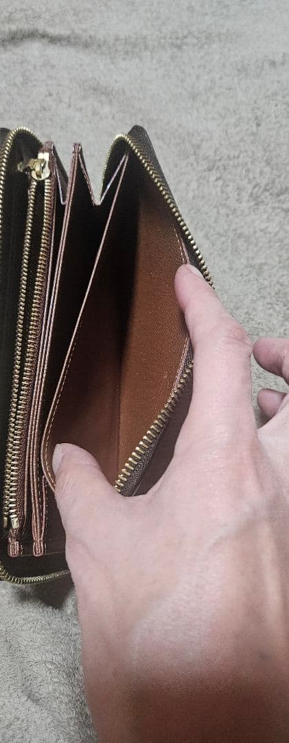 ルイヴィトンモノグラムジッピーウォレット