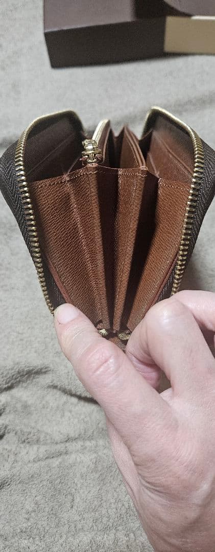 ルイヴィトンモノグラムジッピーウォレット