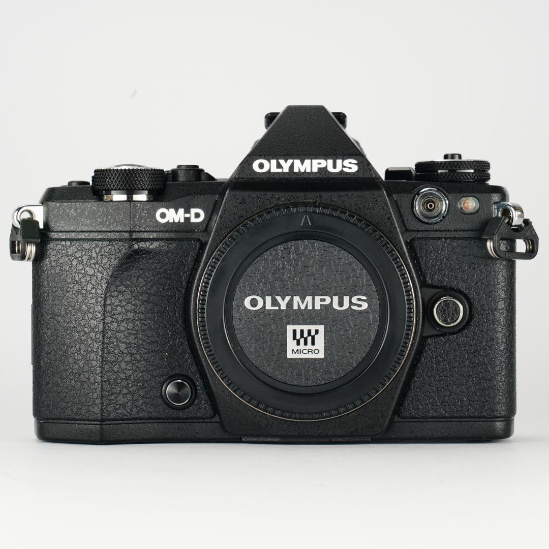 雨でも撮れる。防塵防滴OM-D E-M5 Ⅱ 12-40mm F2.8 Pro