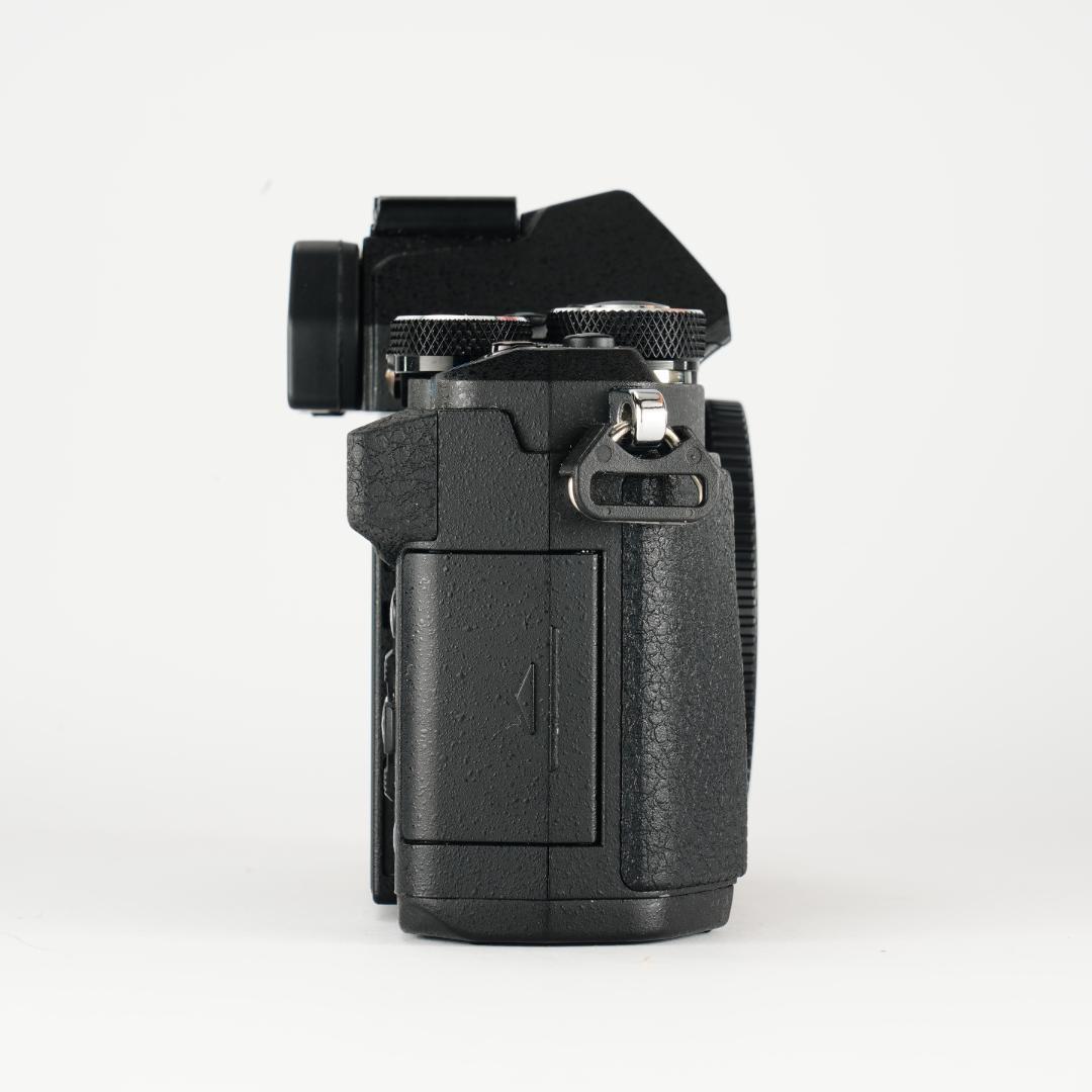 雨でも撮れる。防塵防滴OM-D E-M5 Ⅱ 12-40mm F2.8 Pro