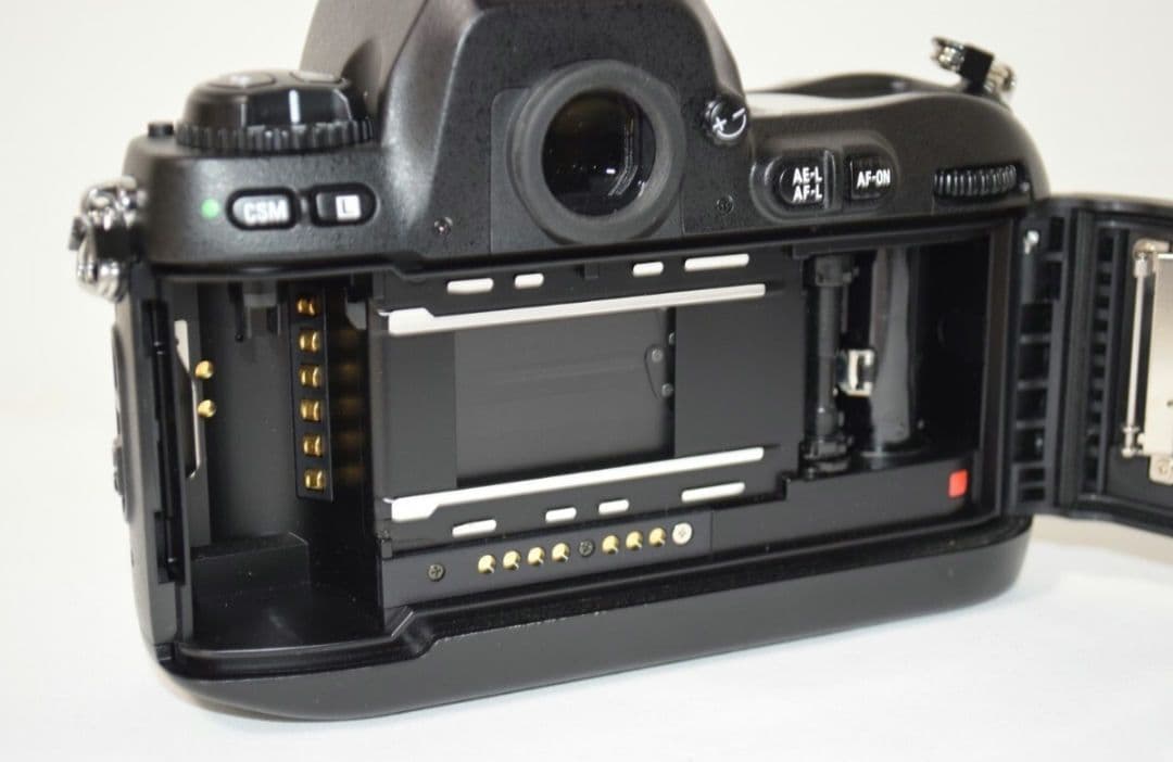 美品☆即日配送☆Nikon F100 ニコン フィルムカメラ 一眼レフカメラ☆