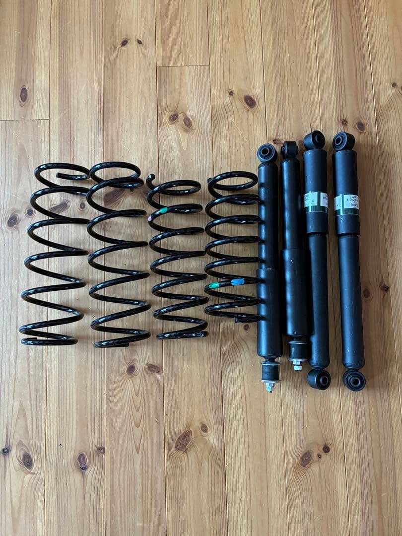 ジムニー JB23W 純正サスペンション2017年新車外し ショック＋スプリング