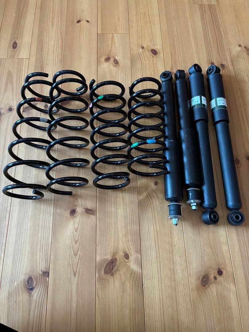 ジムニー JB23W 純正サスペンション2017年新車外し ショック＋スプリング