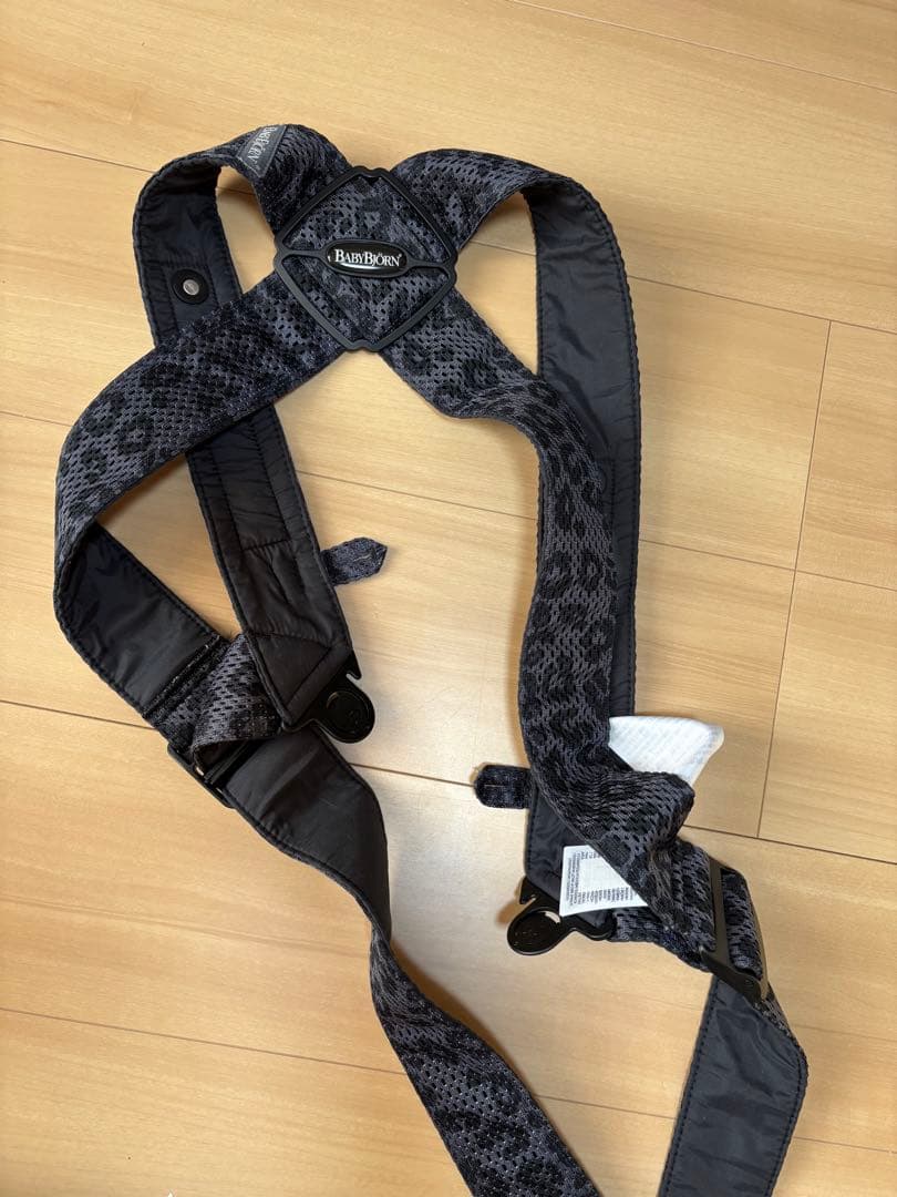 ベビービョルン ベビーキャリアMINI AIR レオパード ヒョウ柄