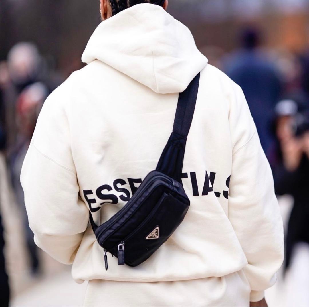 prada ショルダーバック