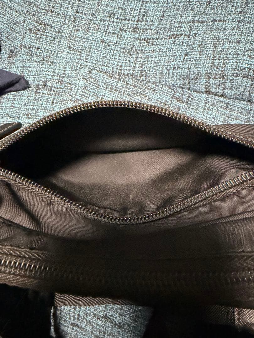 prada ショルダーバック