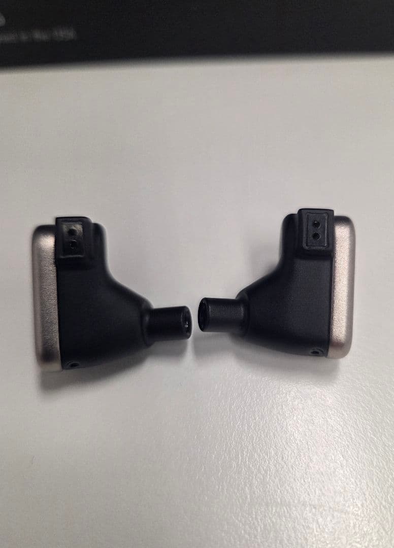 イヤホン 64audio trio