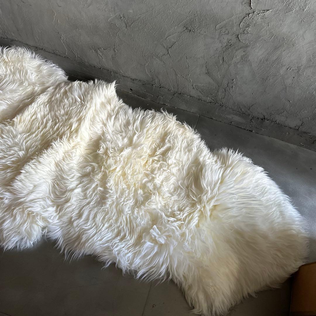 お値下げ❣️コストコ人気新品ムートンラグ　シープスキン100% ソファなどに！