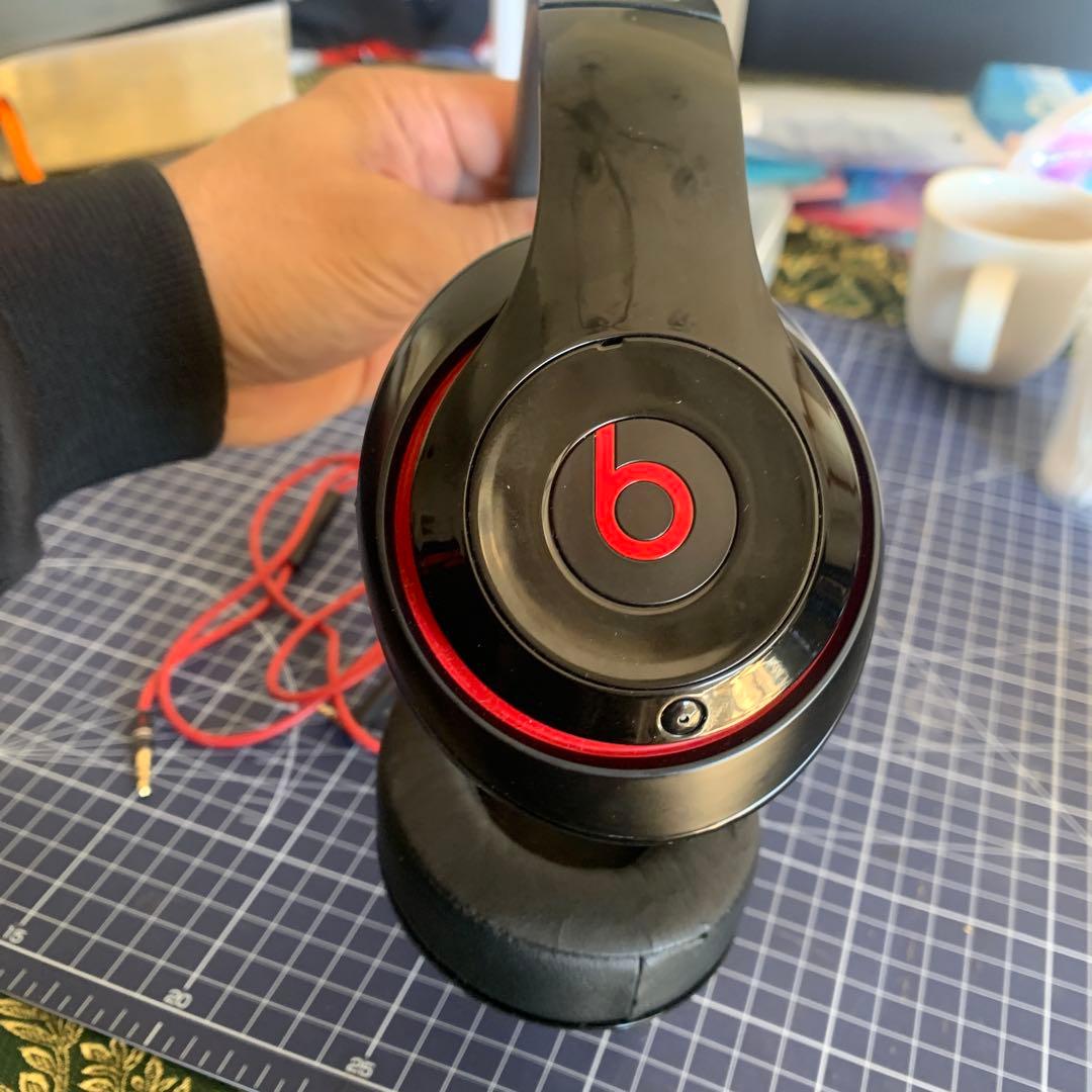 Beatsヘッドフォン ブラック 赤いケーブル付き