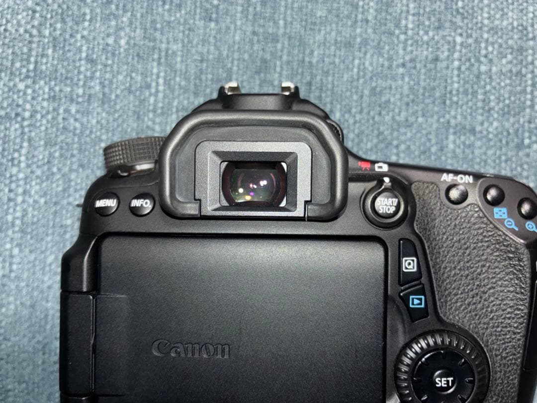 【Canon EOS 70D ダブルレンズセット】 Wi-Fi搭載