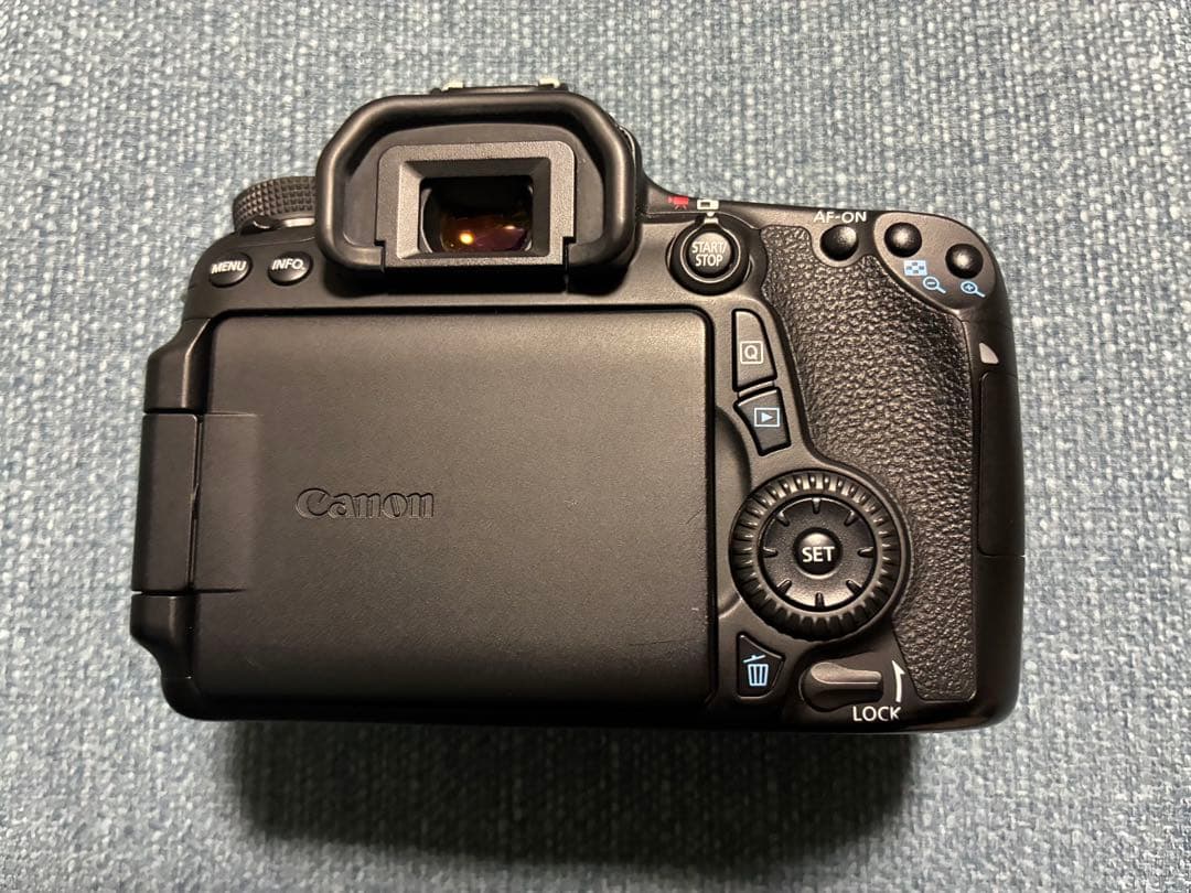 【Canon EOS 70D ダブルレンズセット】 Wi-Fi搭載