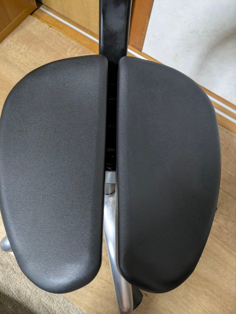 アーユルチェアー　キャスタータイプ　プレミアムモデル01（体圧分散マット付き）