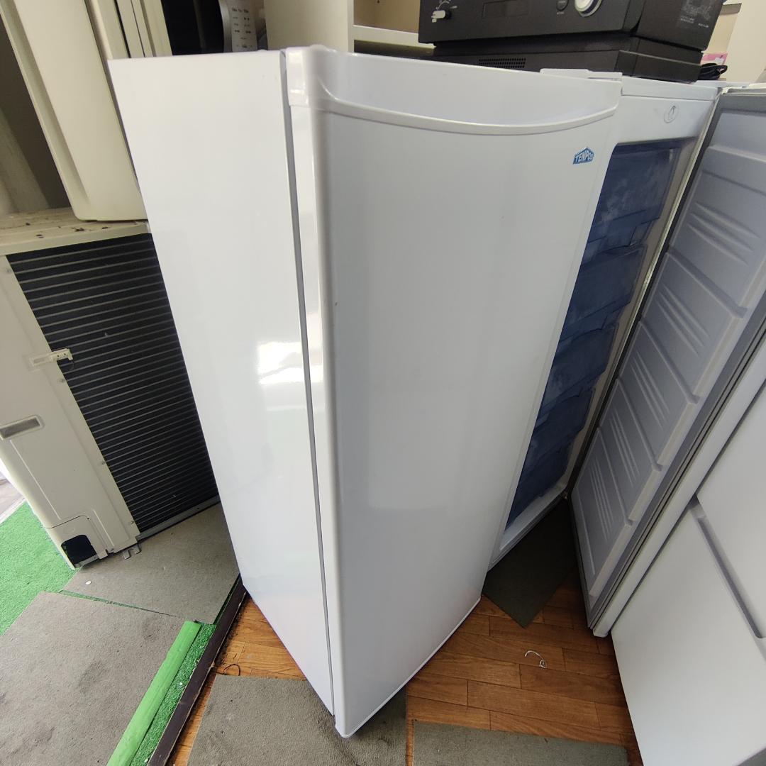 ①大阪市内配送無料 テンボス TBUF-152 冷凍ストッカー 大容量152L