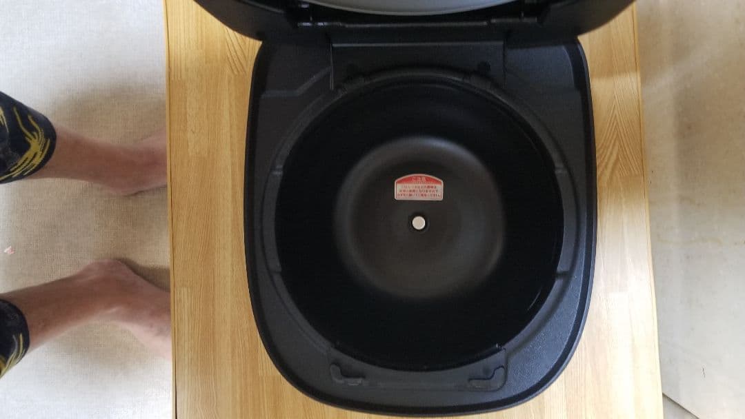 ☆2021年製☆タイガー圧力IH炊飯器 ☆ご泡火炊き☆遠赤9層土鍋かまどコート釜