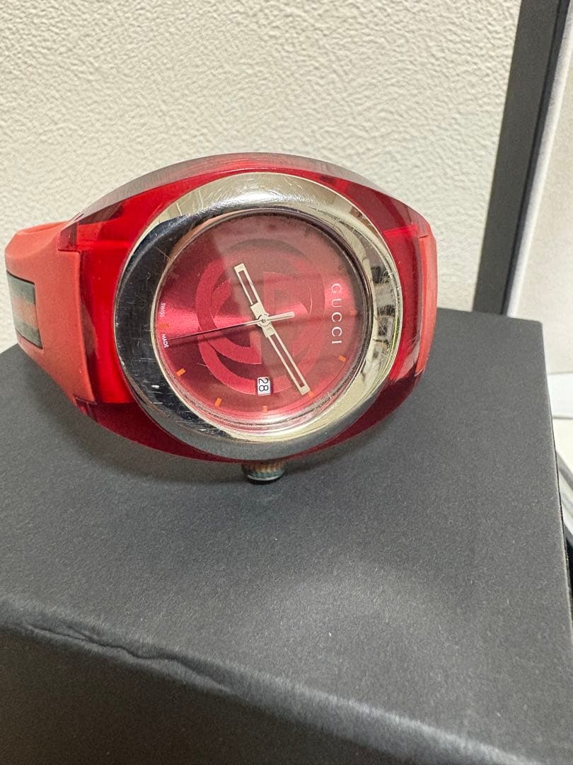 GUCCI アナログ時計 レッド