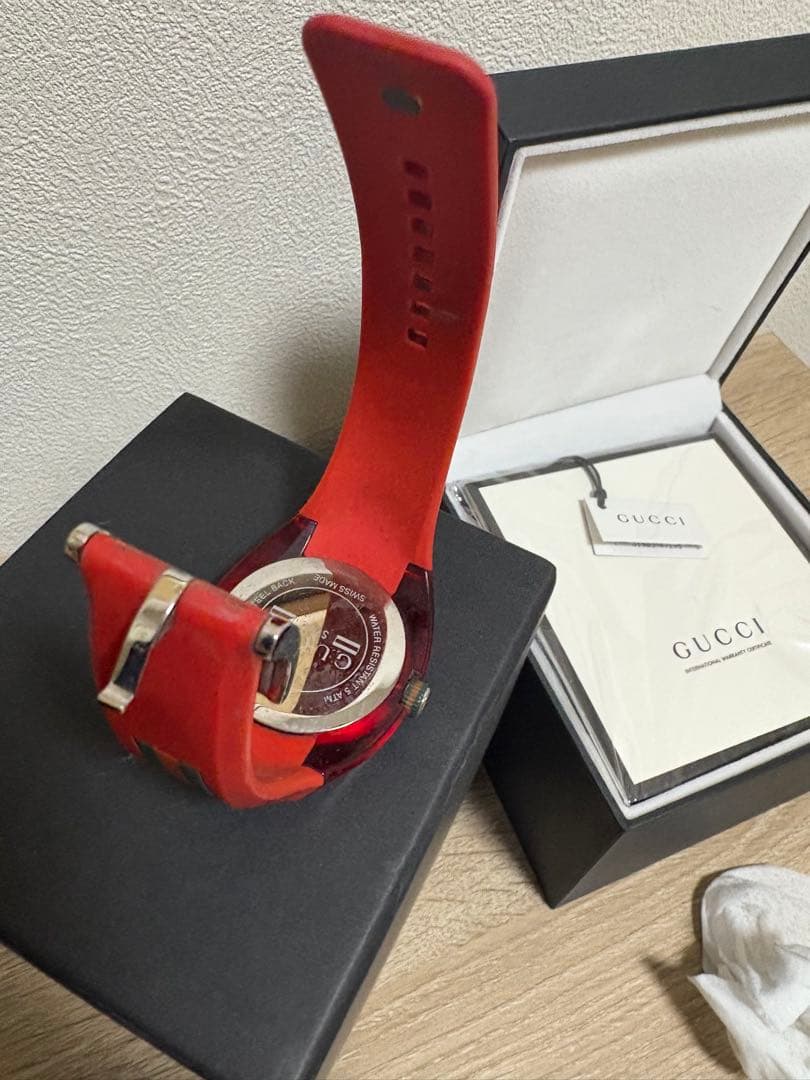 GUCCI アナログ時計 レッド