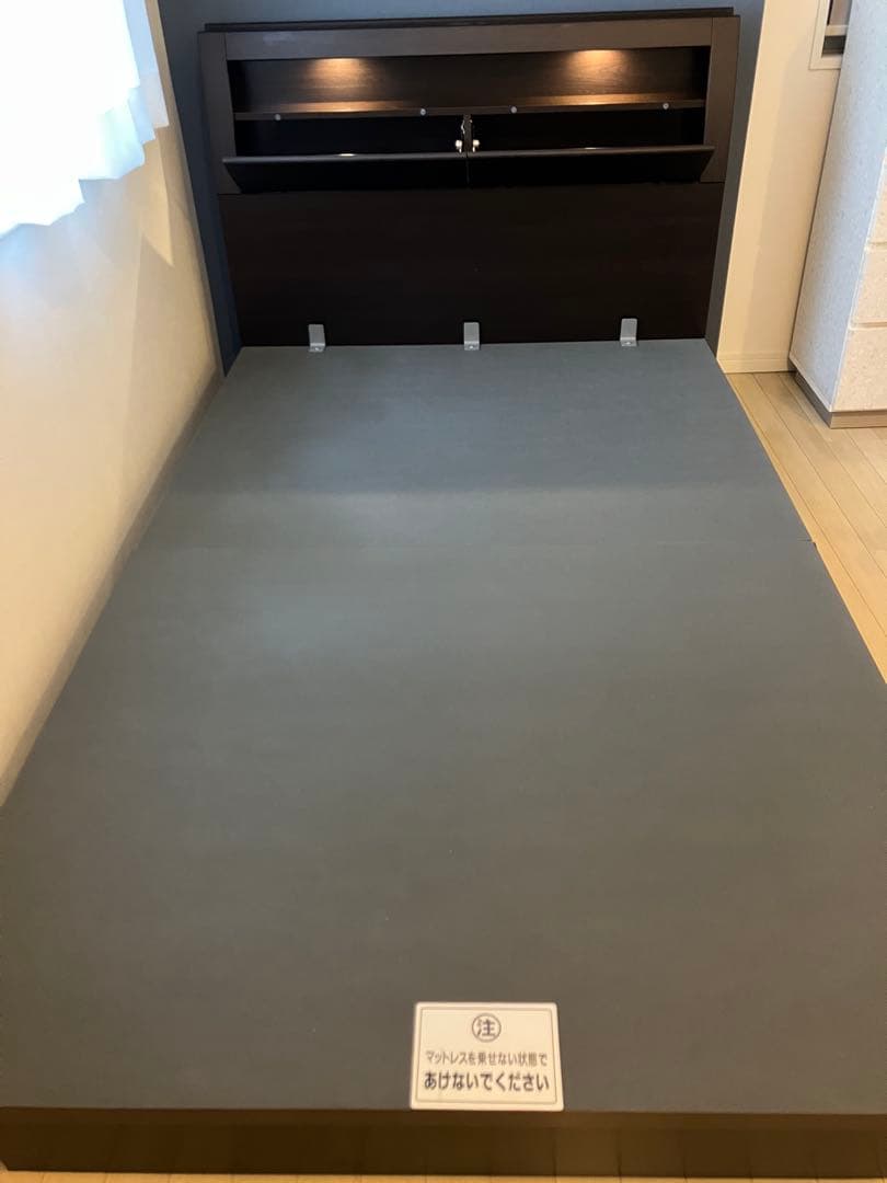 ニトリ／セミダブルベッドフレーム(OPグランCタテ 浅型/DBR)