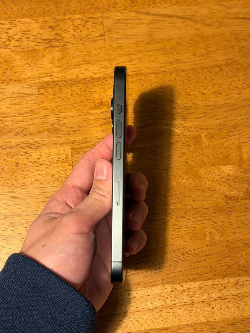 Apple iPhone 15 Pro 512GBスペースブラック 本体