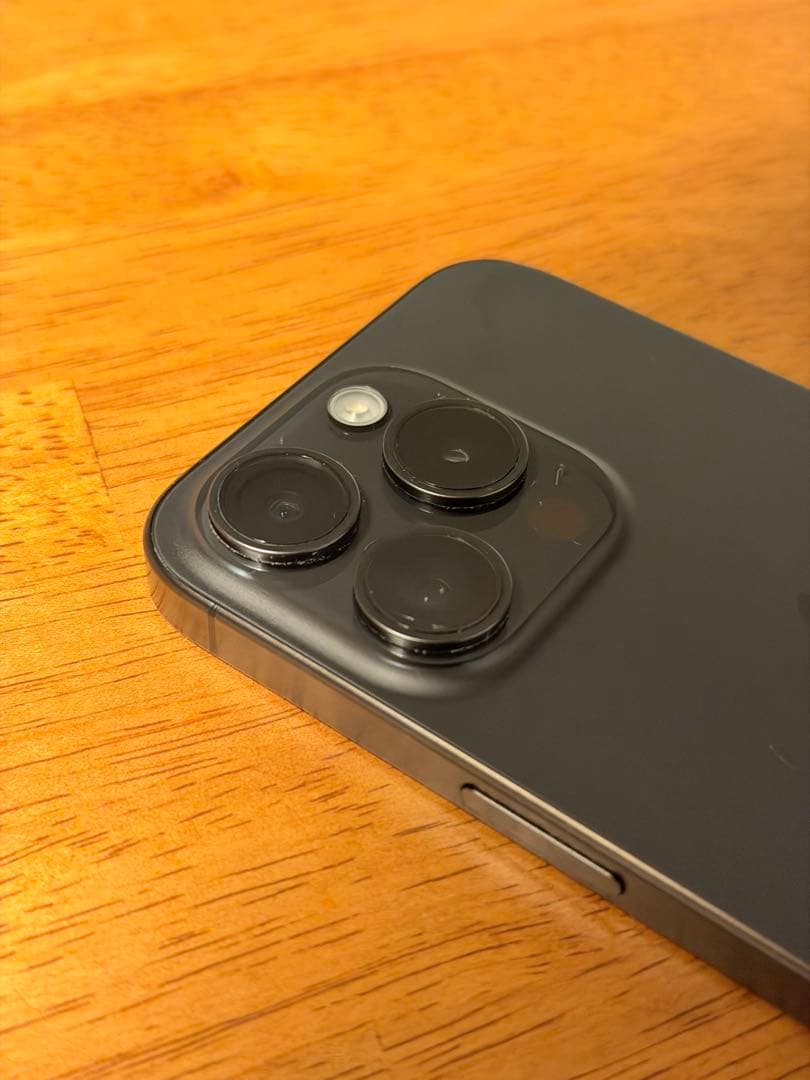 Apple iPhone 15 Pro 512GBスペースブラック 本体