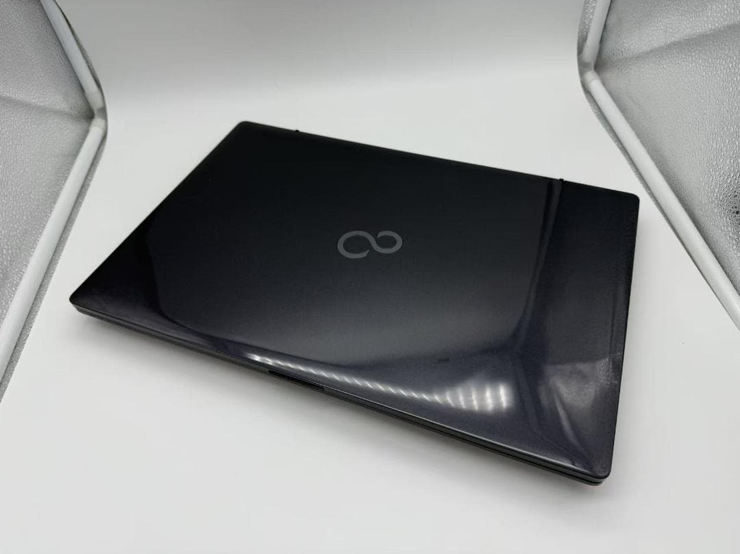 美品 富士通 第8世代 16GB 新品SSD+HDD Office2021b