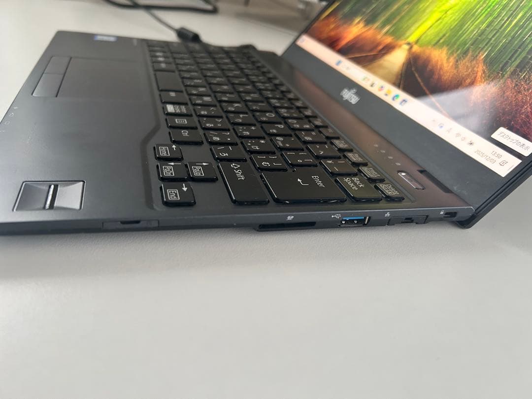 ☆美品☆極軽極薄！富士通 Windows11 ノートパソコン Core i5