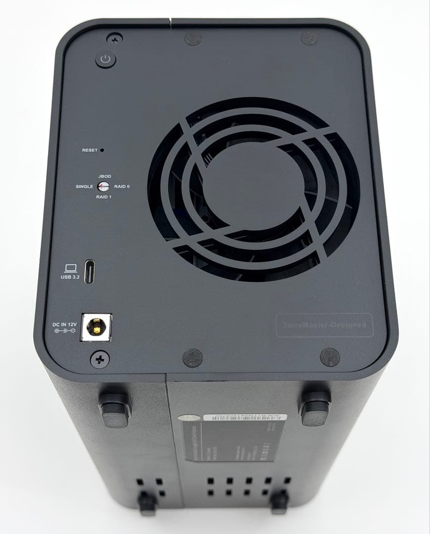 TERRAMASTER D5 Hybrid HDD NVMeエンクロージャー新品