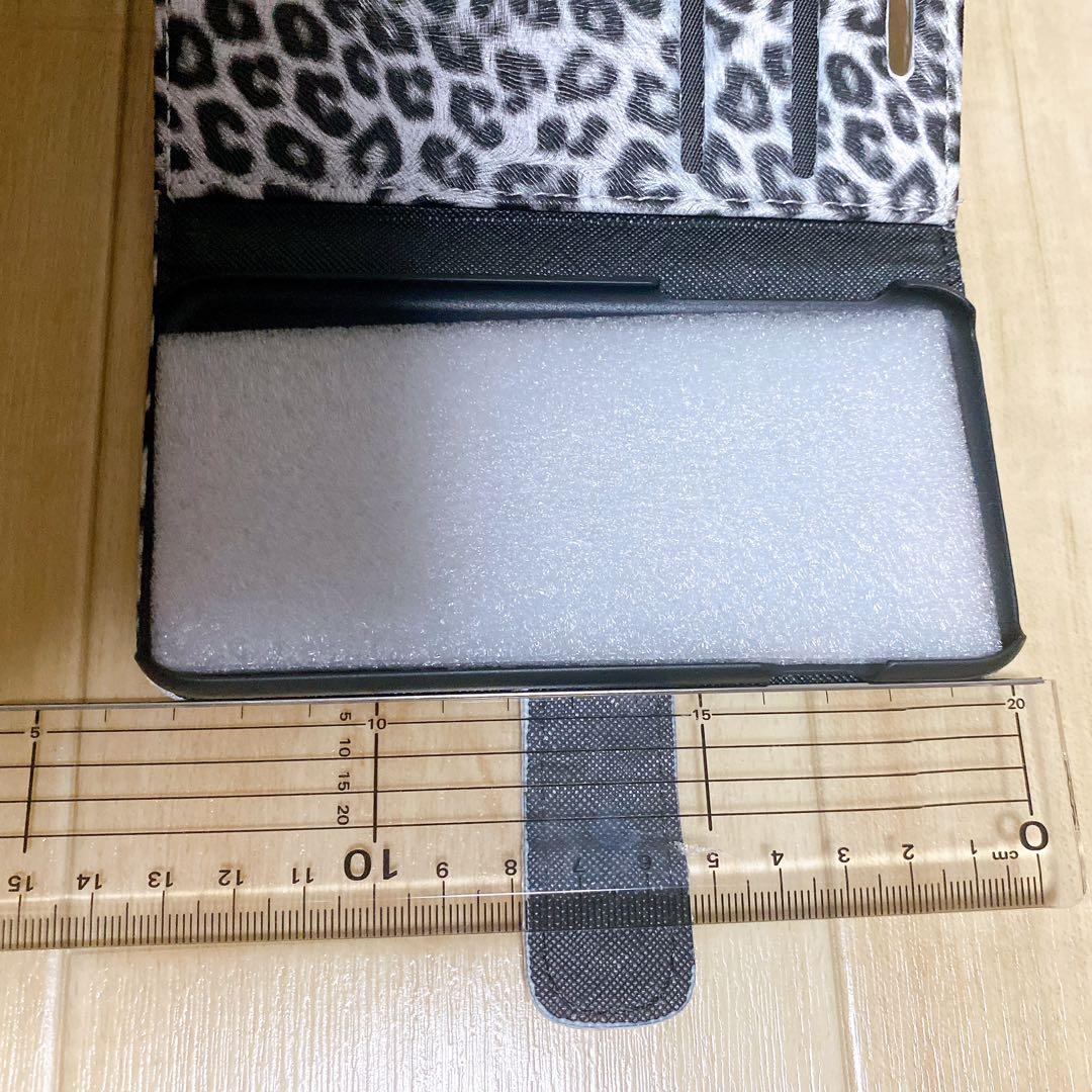 ⭐️(再)iPhone SE ケース おもしろ ヒョウ柄