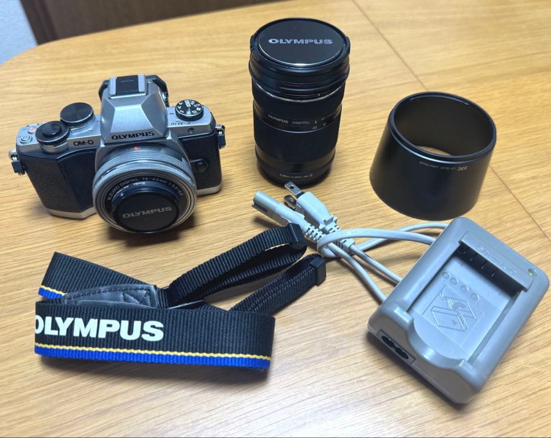 【中古】OMD EM10 ダブルズームキット