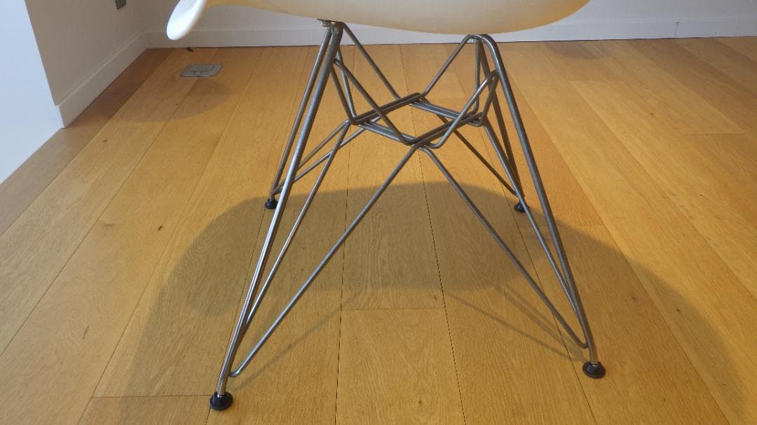 イームズ　プラスチックシェルアーム６　ホワイト