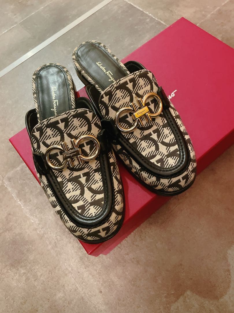 フェラガモ　ミュール 裏張り済み 5ハーフ