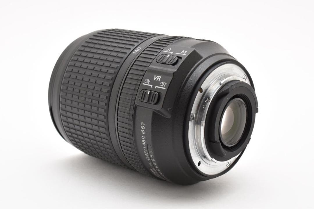 超美品　Nikon 18-140mm f/3.5-5.6G AF-S ED VR