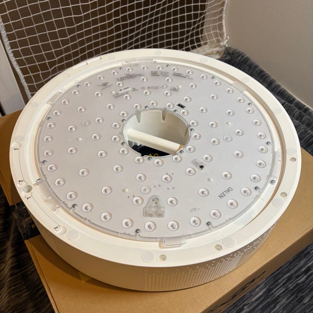 【極美品】popin Aladdin 2 照明一体型プロジェクター　箱付き