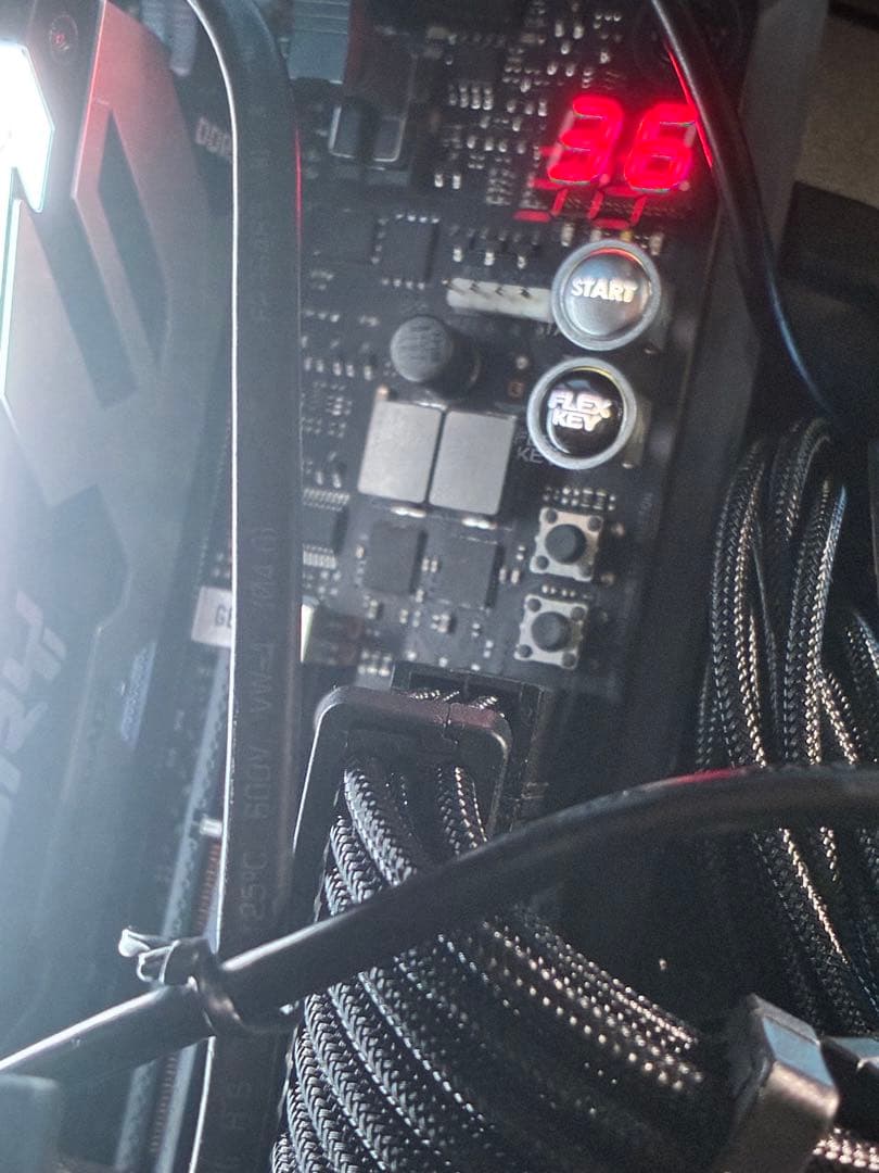 【再出品】ASUS ROG CROSSHAIR X670E マザーボード（中古）