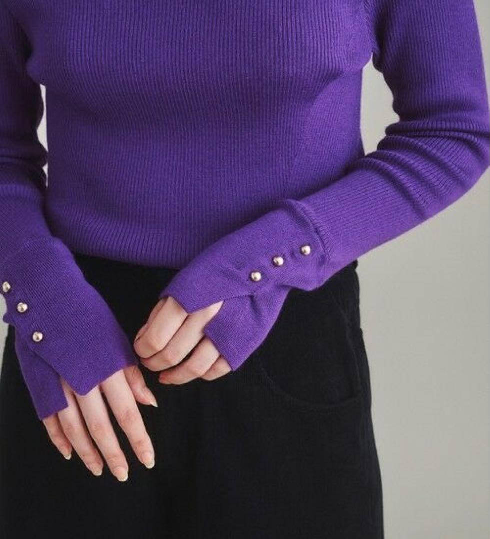 【新品】GRACE CONTINENTALリブスリットニットトップ 金ボタン