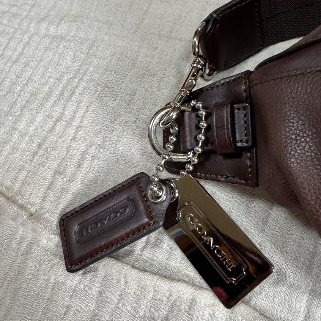 未使用　タグ付き　コーチ　COACH ブラウン　ボディーバッグ