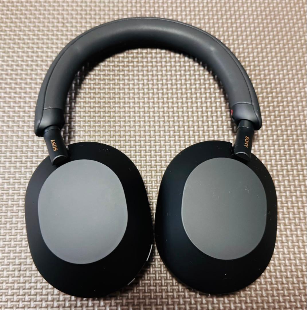 しろ【ほぼ新品】SONY WH-1000XM5 ブラック 　カバー付