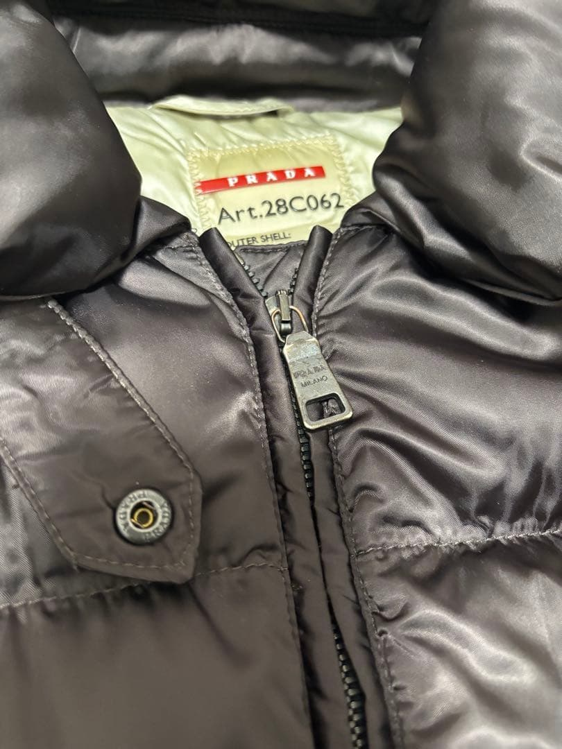 プラダ　ダウンジャケット