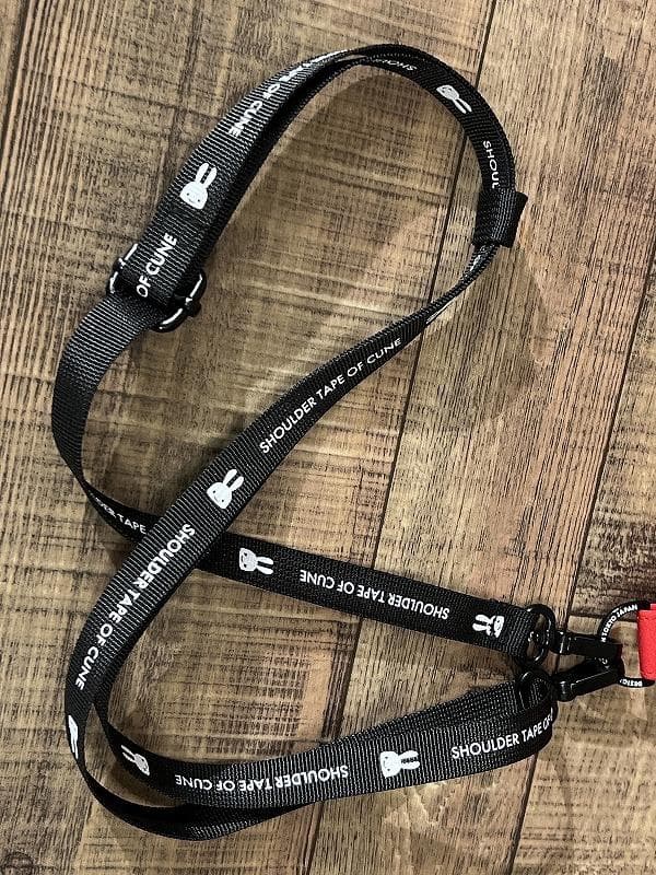 未使用 CUNE キューン 逆さCUNEウサギショルダーポーチ うさぎ ロゴ