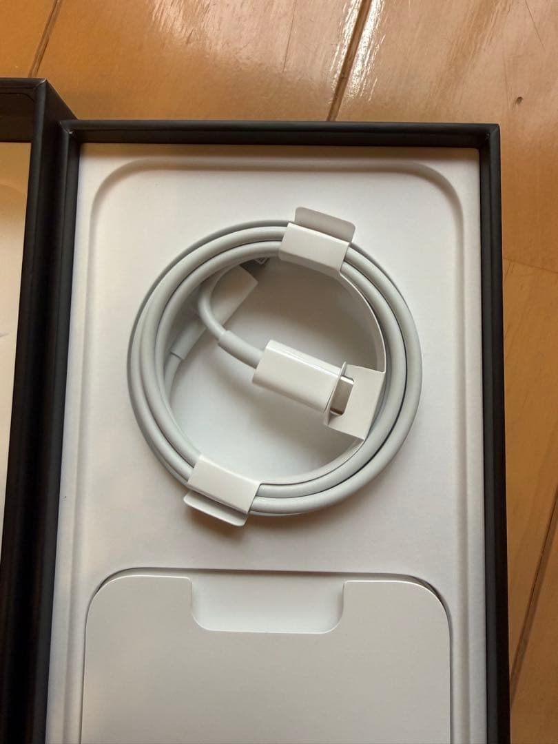 iPhone 13 Pro Max 512GB SIMフリー バッテリー82%