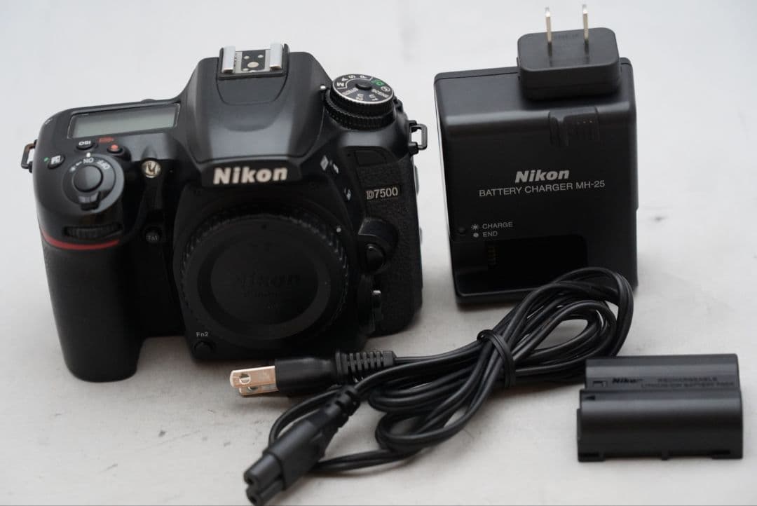 ニコン D7500 ボディ 1眼レフデジタルカメラ 実用品 扱いやすい高性能機