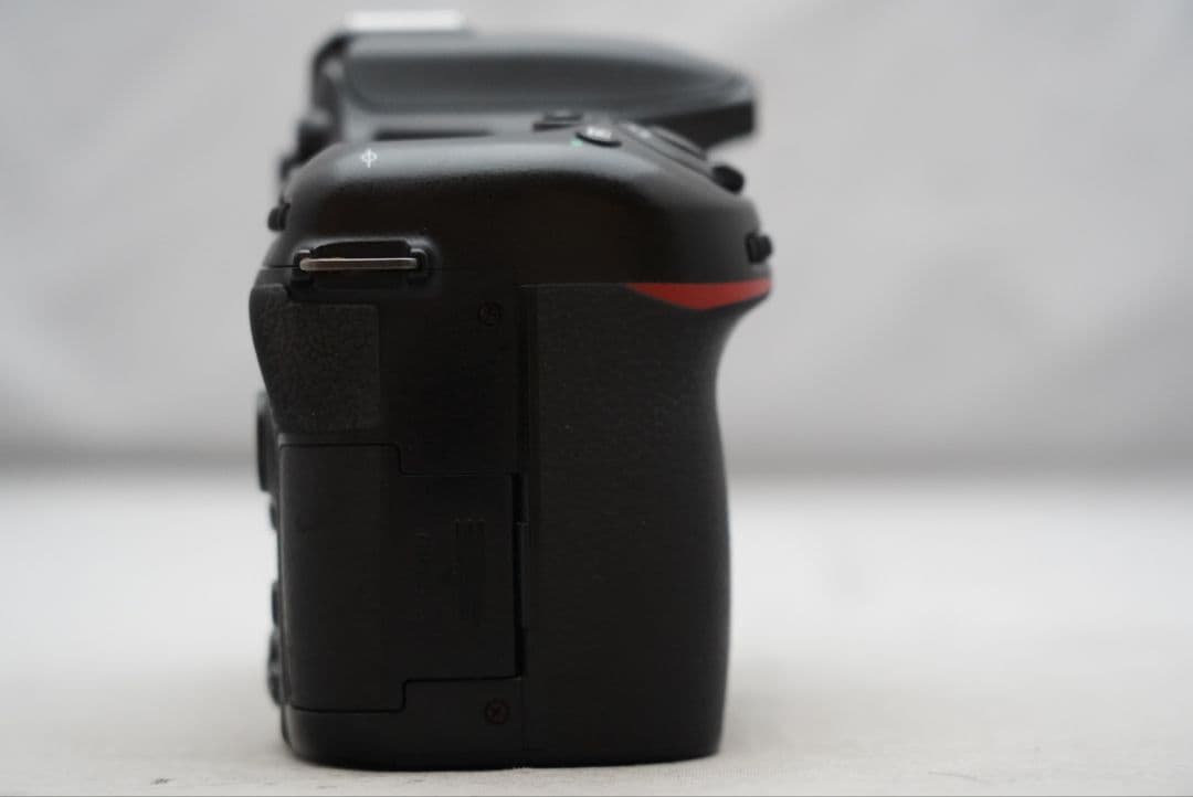 ニコン D7500 ボディ 1眼レフデジタルカメラ 実用品 扱いやすい高性能機