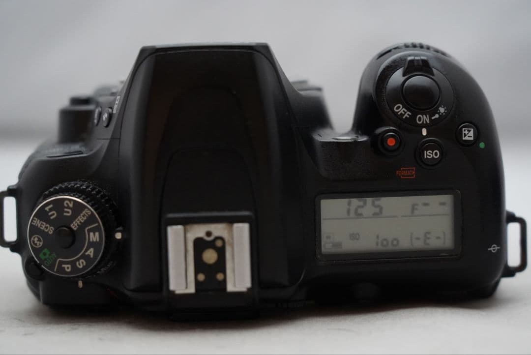 ニコン D7500 ボディ 1眼レフデジタルカメラ 実用品 扱いやすい高性能機