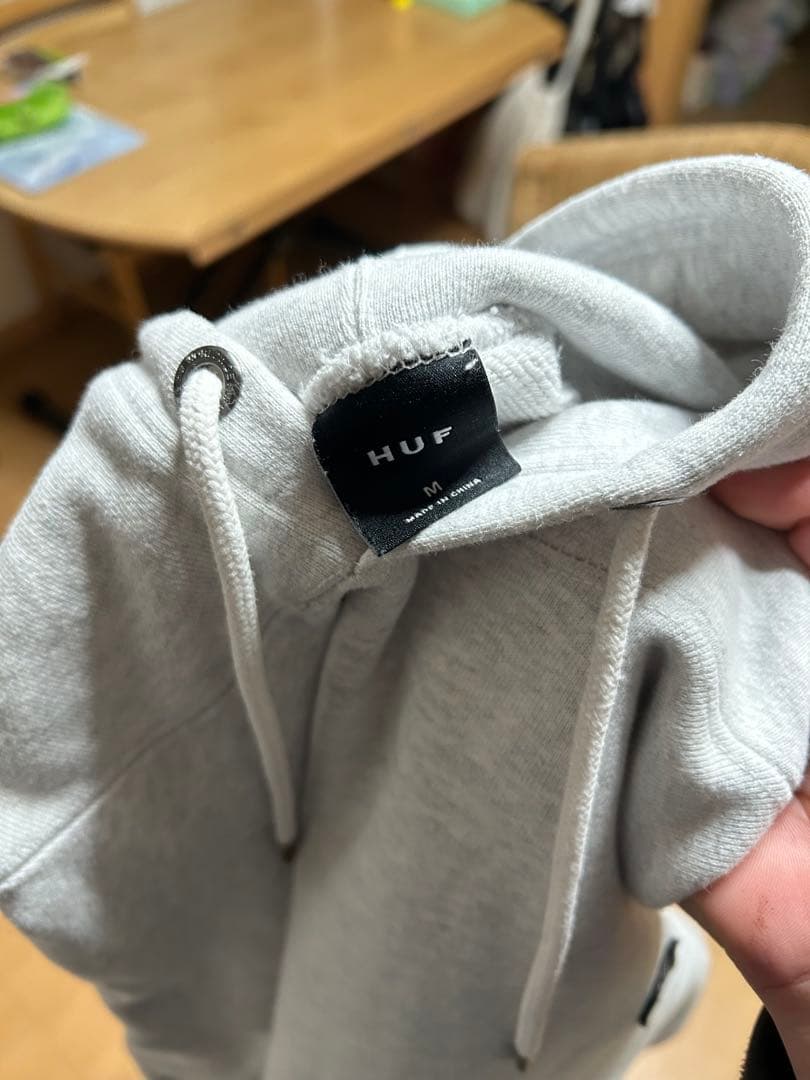 HUF アッシュグレー パーカー