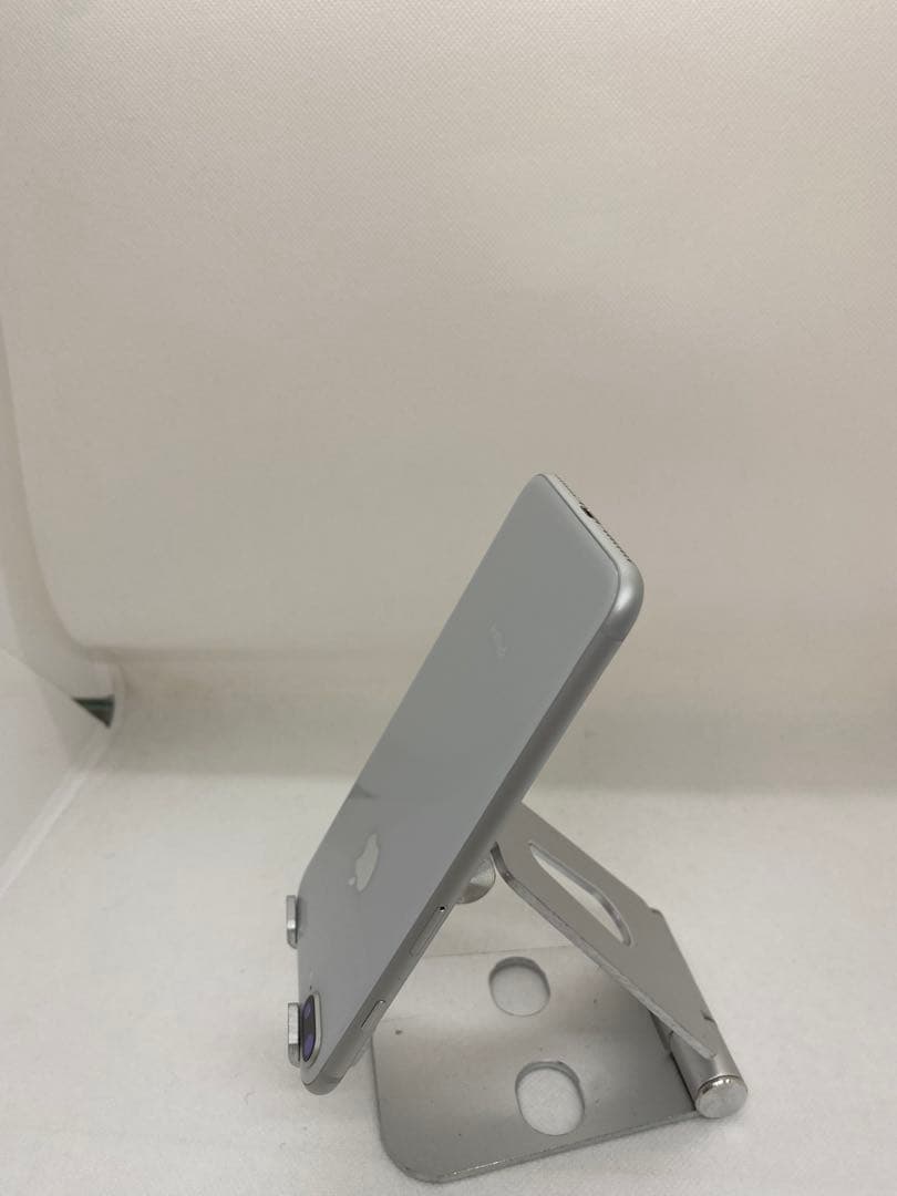 iPhone 8 Plus 64GB SIMフリー　28532