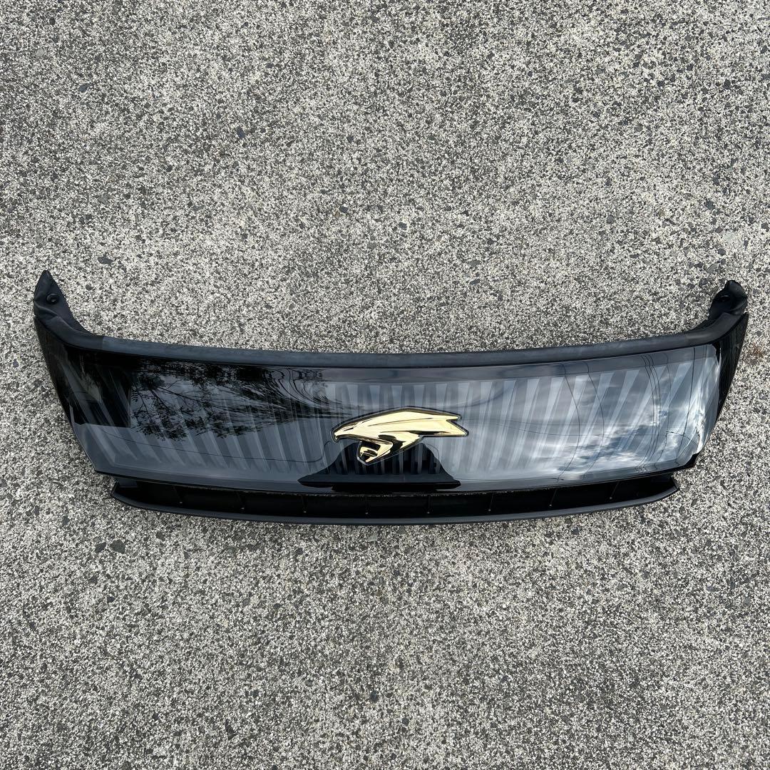 トヨタハリアー　フロントグリル