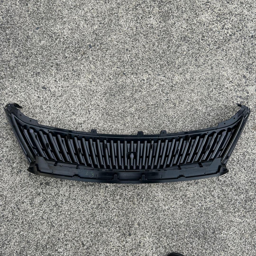 トヨタハリアー　フロントグリル