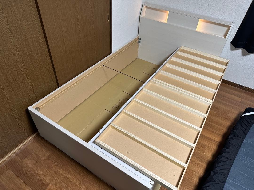 (直接引取のみです)ニトリ　ベッドフレーム　セミダブル　収納コンセントライト付き