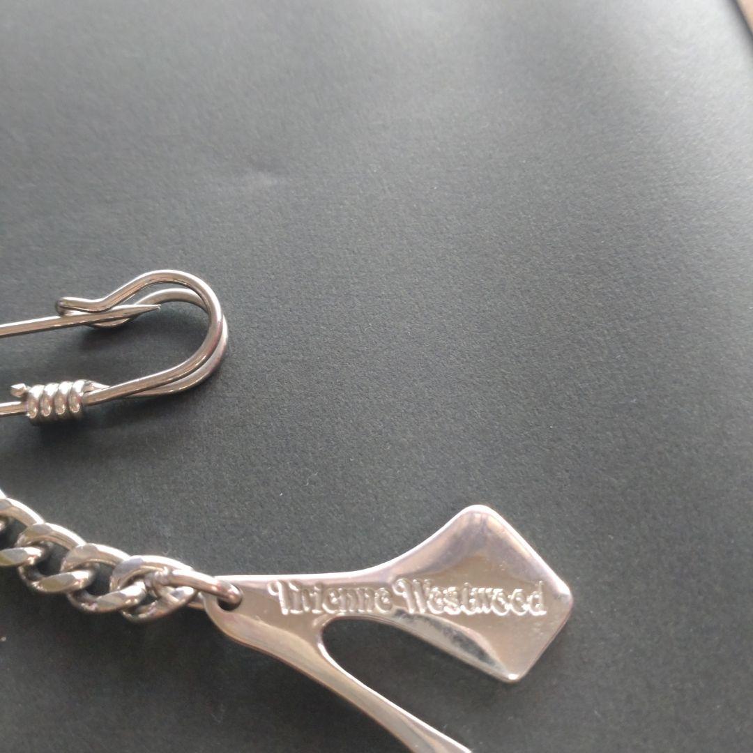 咲村宇音 ヴィヴィアン ウエストウッド シルバーブローチ